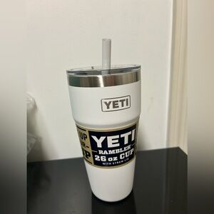 YETI 26oz Rambler Cup with Straw NWT